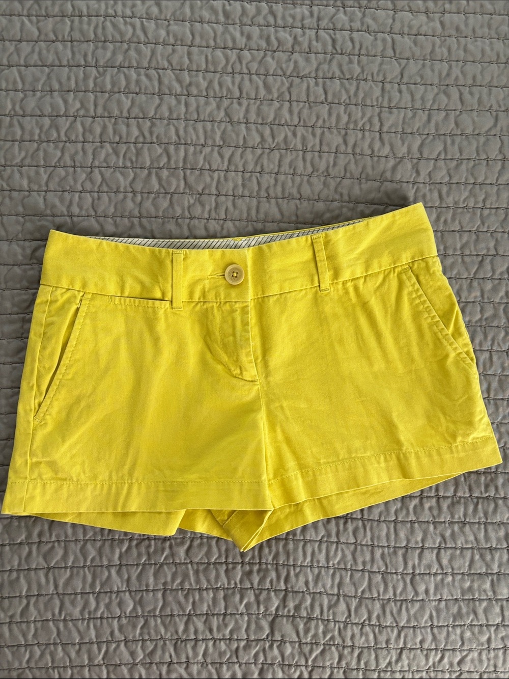 LOFT The Riviera Short in Bright Yellow, EUC, Size 0